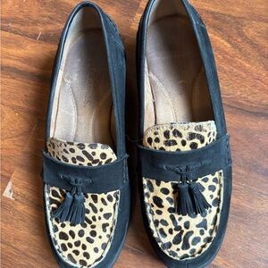 Aerosoles Women's Black and Leopard Loafers